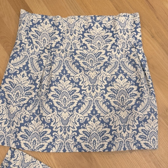 Waverly Donnington 18-in Cornflower Cotton 2/ Rod Pocket Valance - Picture 7 of 9